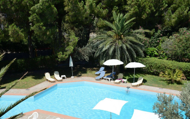 Niki Hotel Apartments