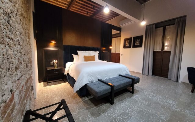 Milo Collection Hotel