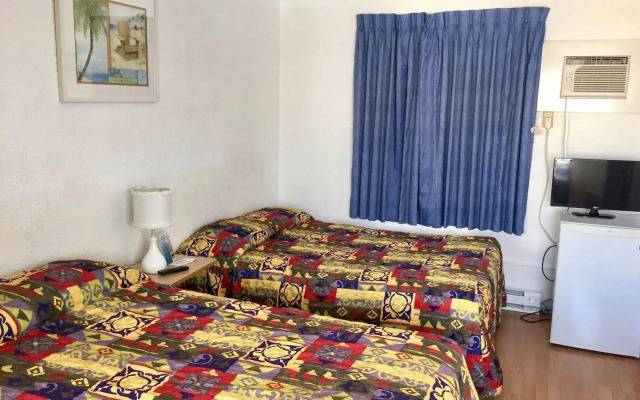 White Caps Motel