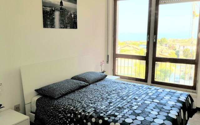 Bright Apartments Desenzano - Cavour Lake View 1