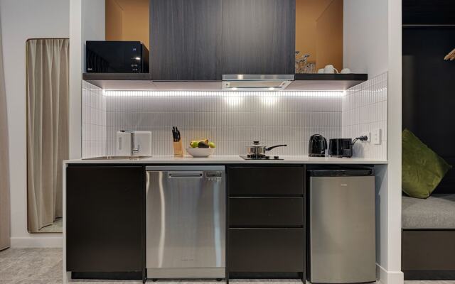 Littomore Suites Kingswood