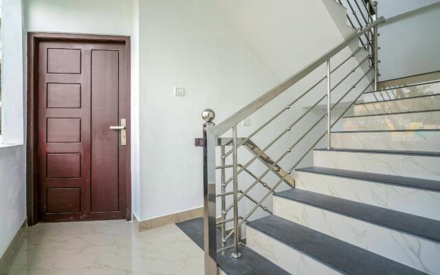 OYO 78035 Elegant 3bhk Toll Apartments