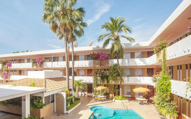 Azteca Inn