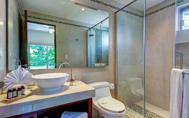 Anam 1 bedroom apartment with balcony sleeps 3