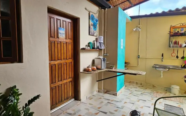 Quarto 100m da praia Pereque