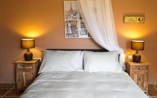 Centaur Suites & Maisonettes