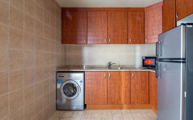 Premier 1BR Apartment in JLT - Sleeps 3!