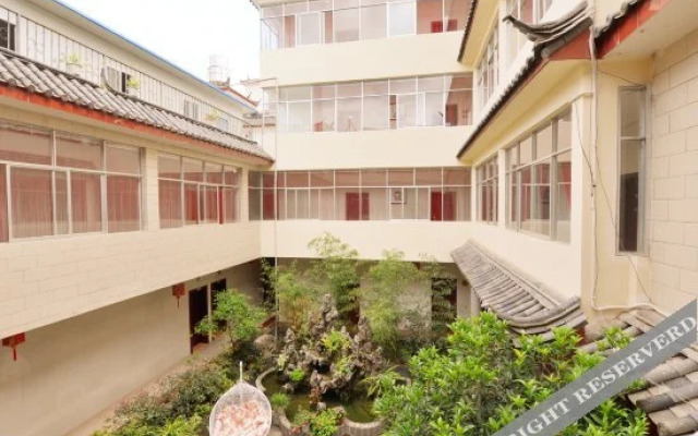 Shuangfu Hostel