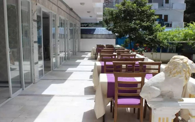 Tuana Hotel