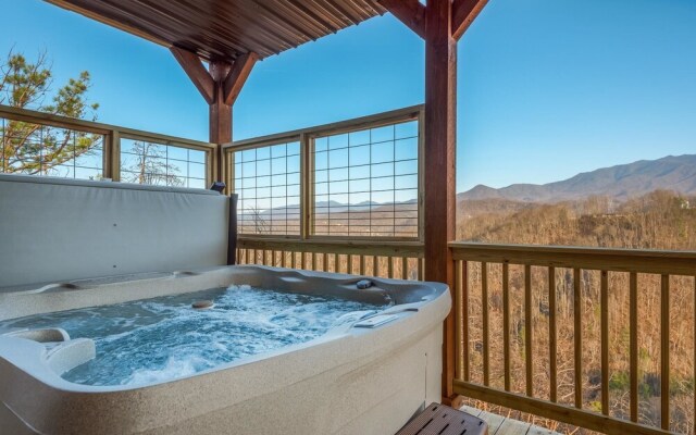 Smoky's Grand View 5 Bedroom Home