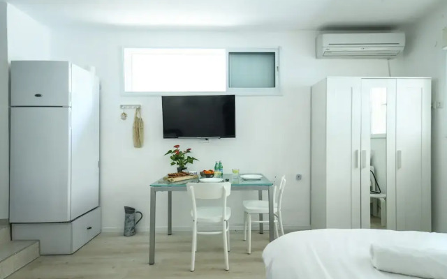 CozyStudio Apt in a vibrant neighborhood