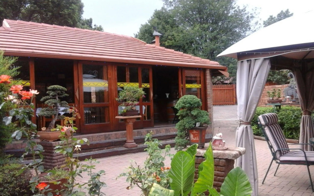 Aark Guest Lodge