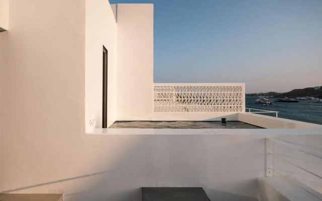 CUBIC Mykonos Seafront Design Suites