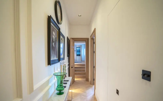 Cadogan Square - 2 Bedroom Apartment V