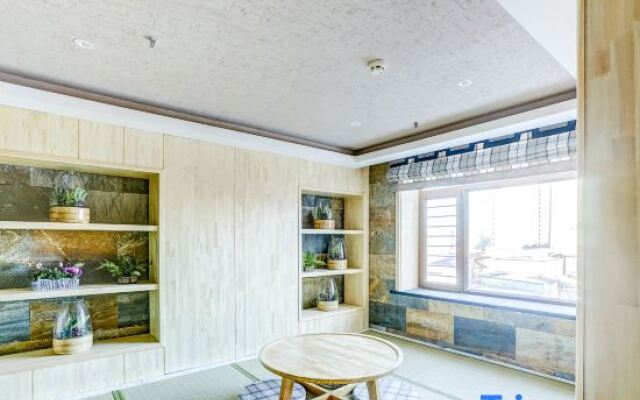 Roman Garden Business Center