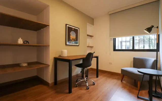 w Monochromatic 2BR w Terrace in Miraflores