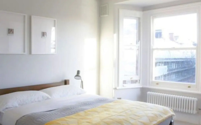 London 2-bed Apartment in Herbert Road