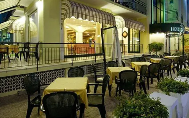 Hotel Athena