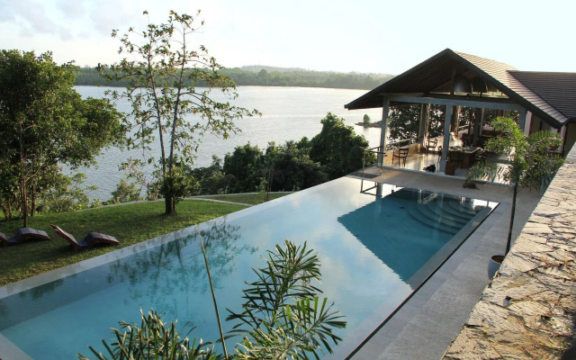 Sea Heart House on Koggala Lake