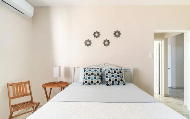 Beachside Near Airport Near Golf Course