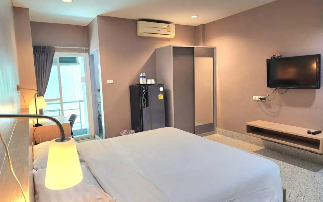 The Fifth Residence Hotel