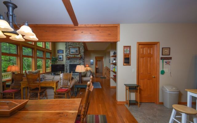 Lake House 4 Bedroom House