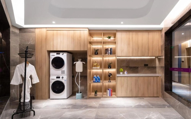 Shenzhen Naive S Hotel (Xili Metro Station Store)