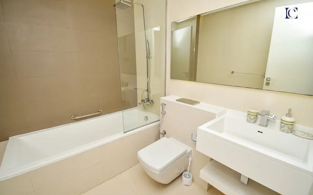 VST - Spacious Furnished 1BR in Marina
