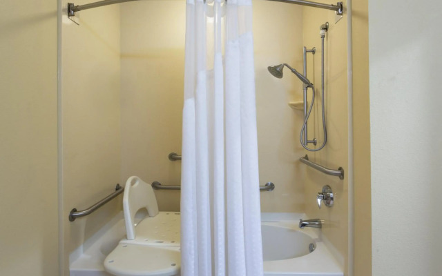 Holiday Inn Express Hotel & Suites Tavares - Leesburg by IHG