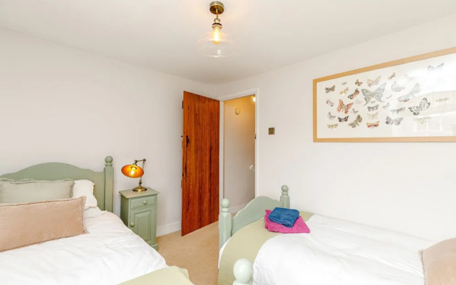 3 Canalside Cottages