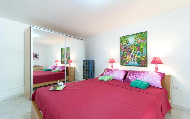 Villa with pool 50mt from the Beach