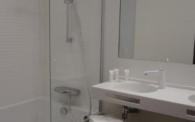 Hotel Saint-Roch, The Originals Relais