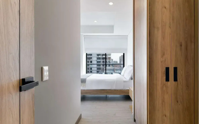w Illustrious 2BR w Street View in Chapinero