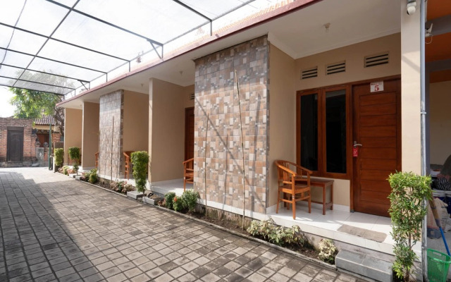 RedDoorz near Buleleng Harbour 2