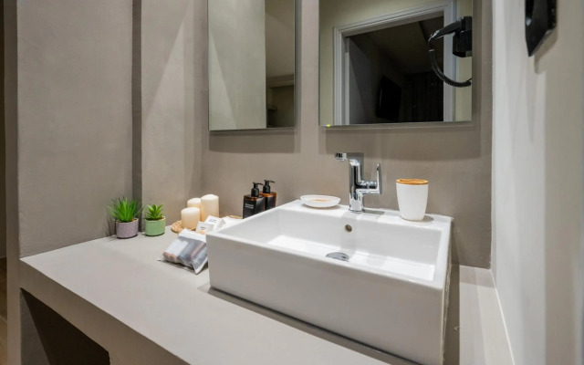 Nicolas Grand Suites - Adults Only