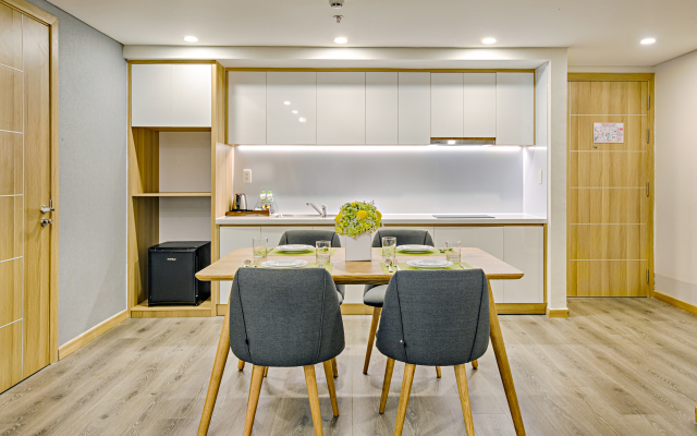 Zen Diamond Suites Hotel