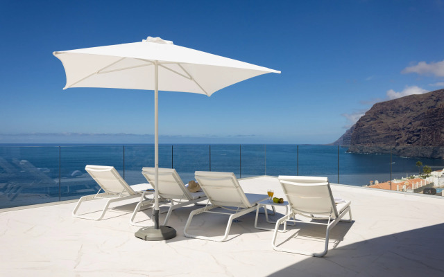Crystal I Luxury Apartments