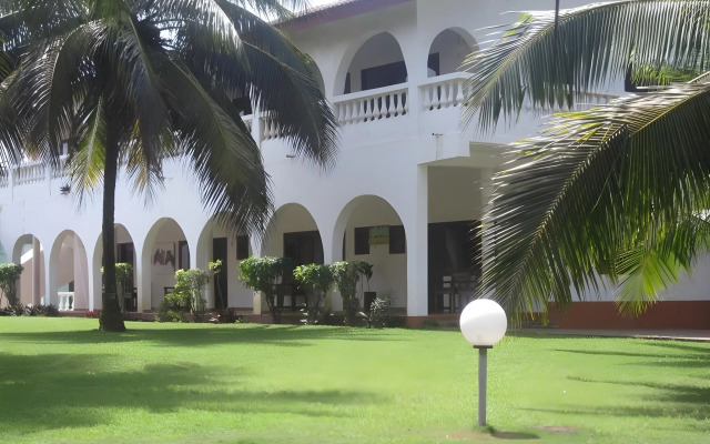 Coconut Grove Beach Resort