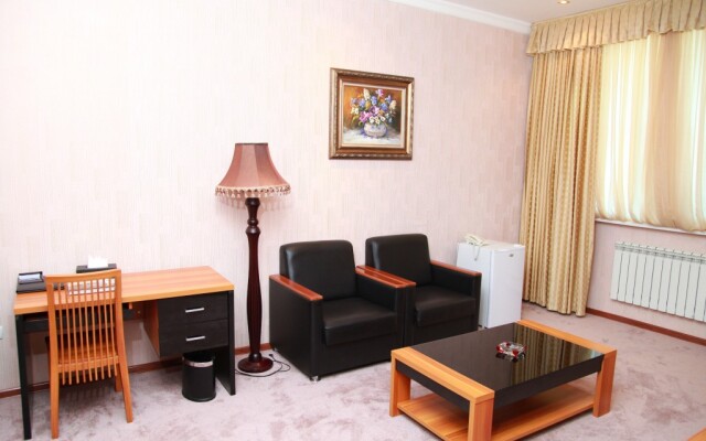 Zarafshan Grand Hotel