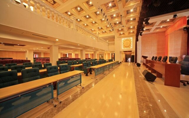 Xinglong Old Banyan Hotel