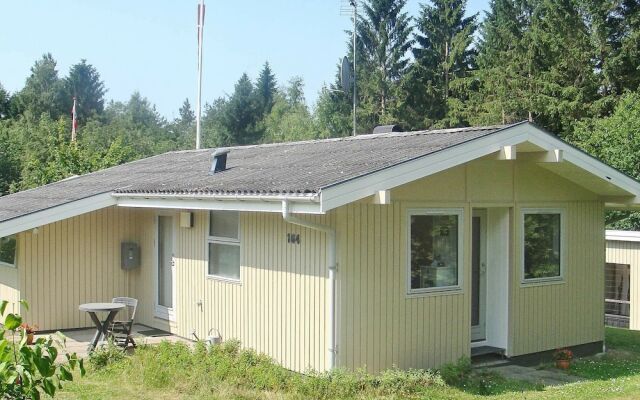 Comfy Holiday Home in Fårvang With Swimming Pool