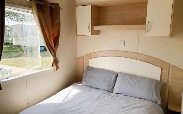 Beautiful 3-bedroom Caravan at Mersea Island