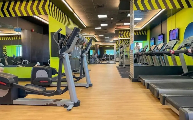 Marina Marvel Room Elite Residences