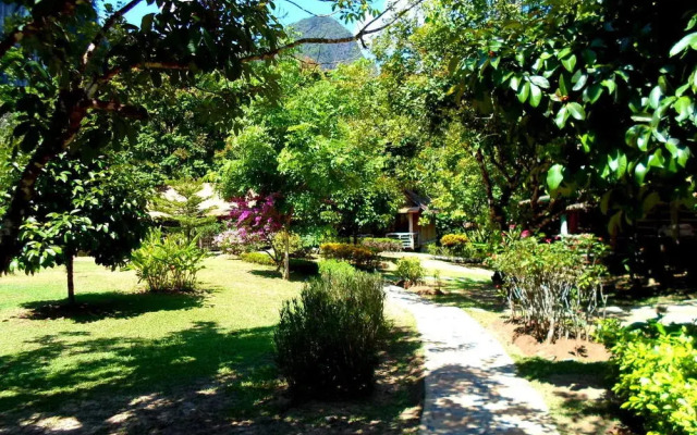 The Cliff and River Jungle Resort