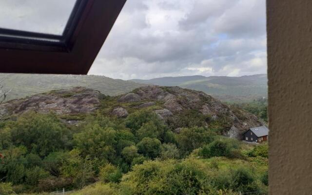 Cuckoo Tree House, Glengarriff, Beara Peninsula