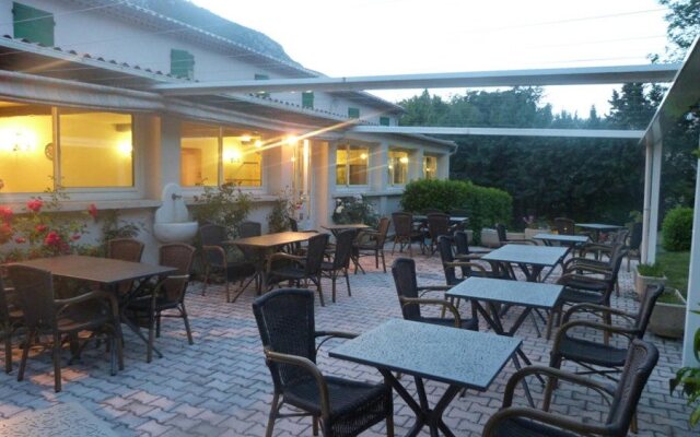 Hôtel Restaurant Le Lachens