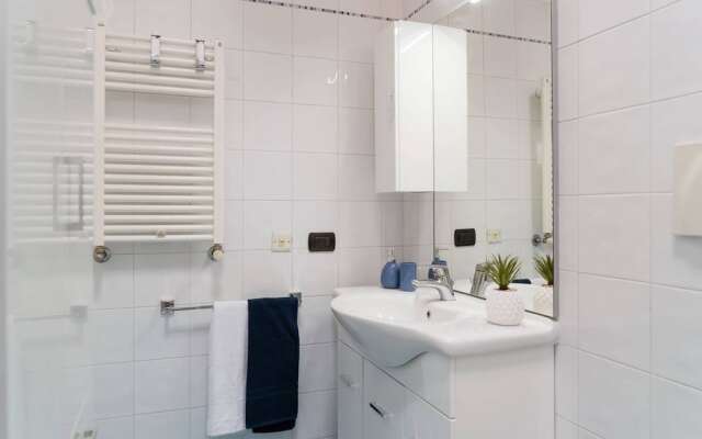 Large apartment in Milan center