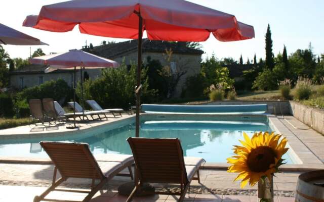 Peaceful Cottage with Swimming Pool in Fayssac France