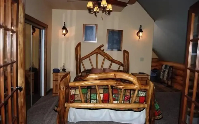 Kowal Ski Cabin by Apex Accommodations