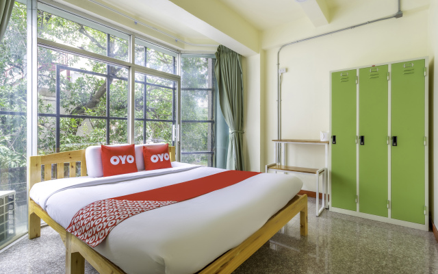 OYO 928 Leaf Hostel